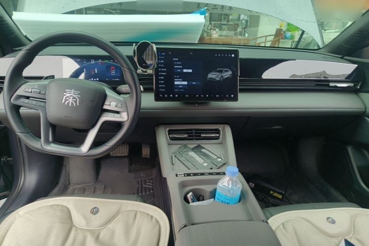 Used BYD Qin L 2025 EV 470KM Leading Edition Center Console