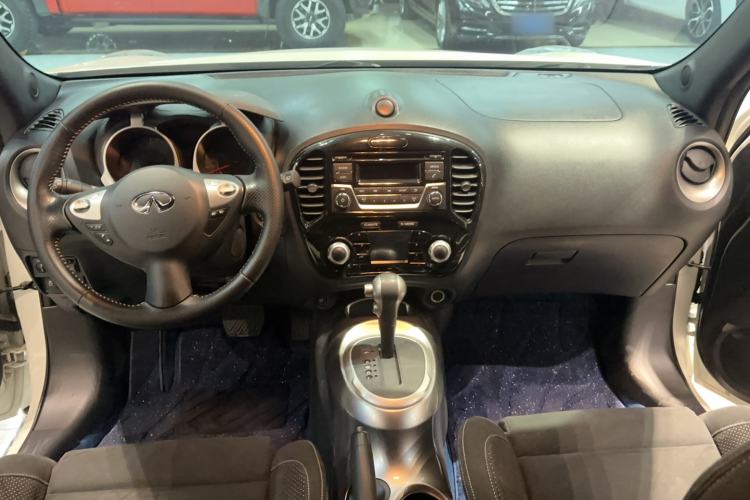 Used Infiniti ESQ 2014 1.6L Spontaneous Edition
