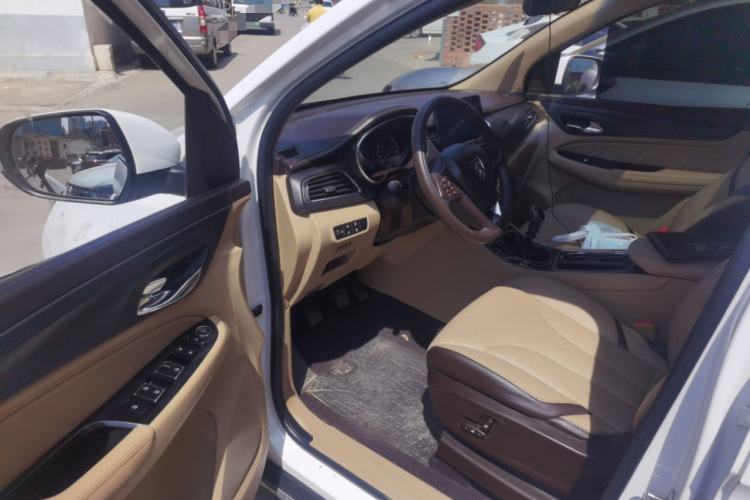 Used Baojun 730 2017 1.5T Manual Prestige Version 7 Seats