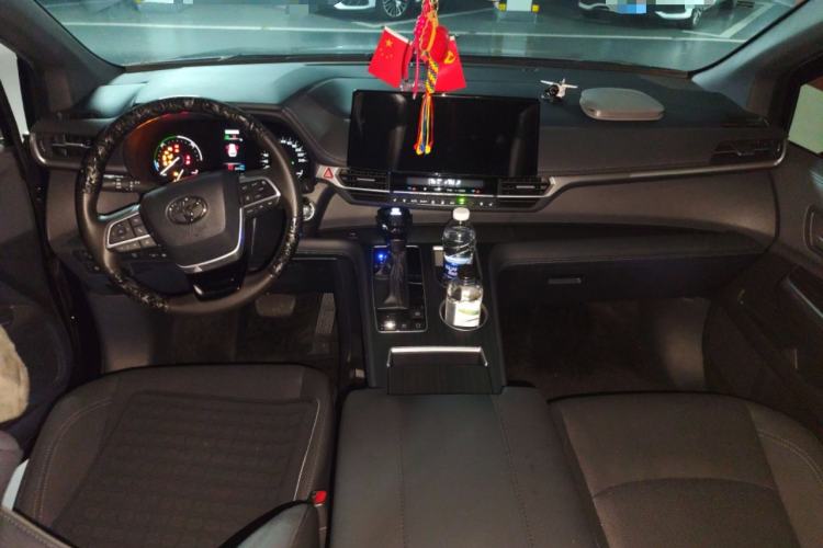 Used Toyota SIENNA 2024 2.5L Hybrid Four-Wheel Drive Prestige Edition
