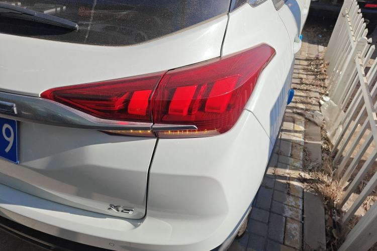 Used BAIC Beijing X3 2019 1.5L Manual Glory Edition Exterior 6