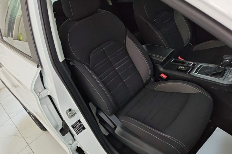 Used Roewe RX5 2020 20T Automatic 4G Connect Excellence Edition Right Front Seat