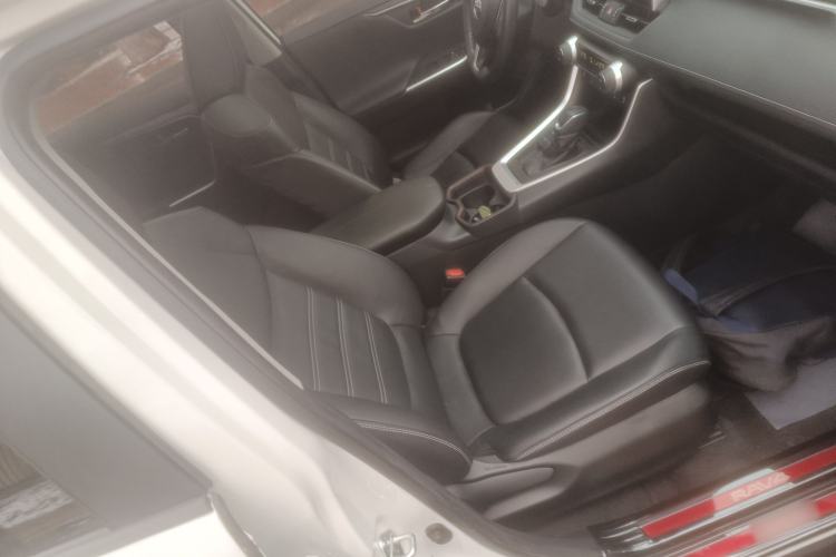 Used Toyota RAV4 2021 2.0L CVT Two-Wheel Drive Fashion PLUS Edition
