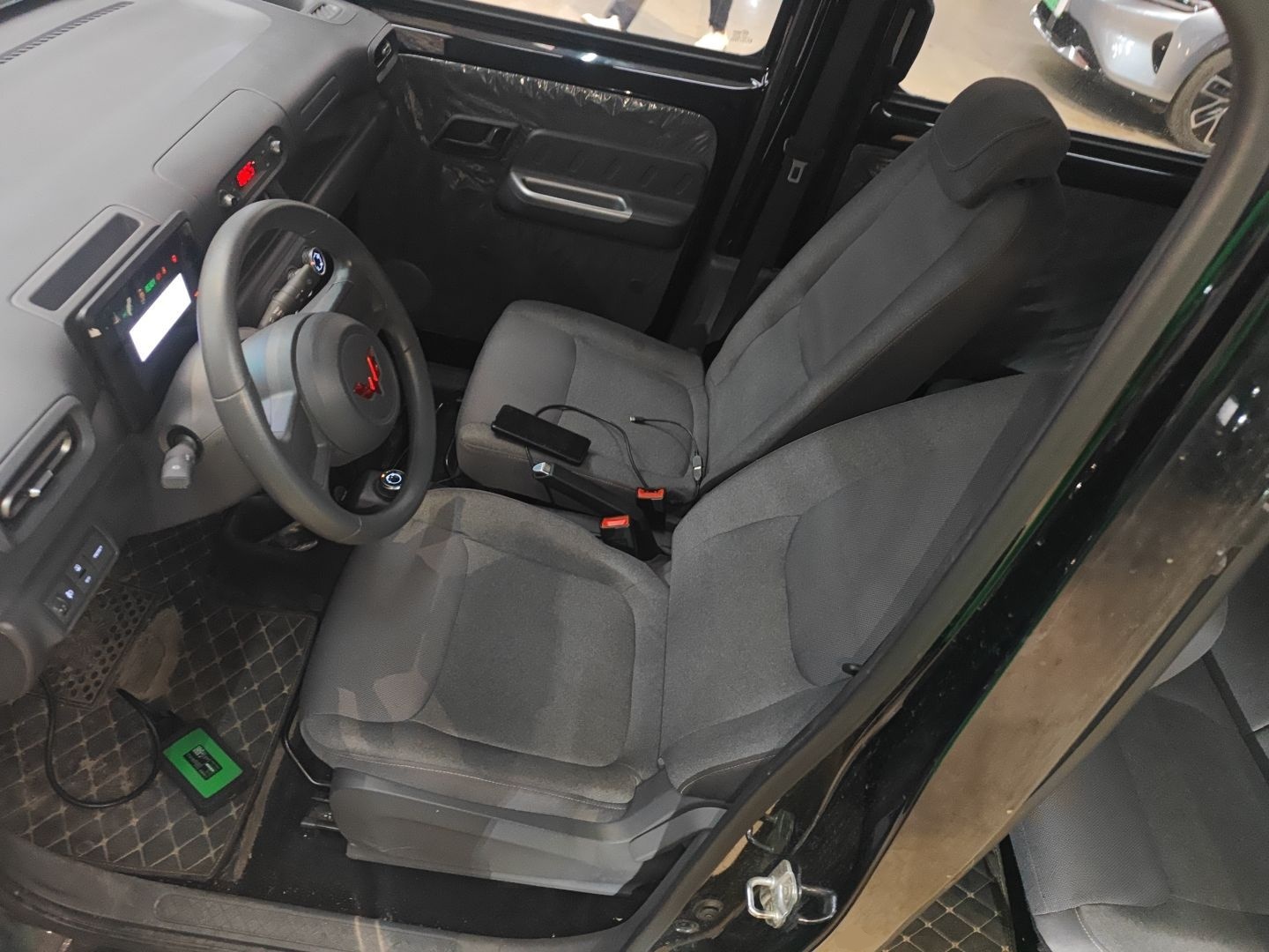 Переднее сиденье в автомобиле