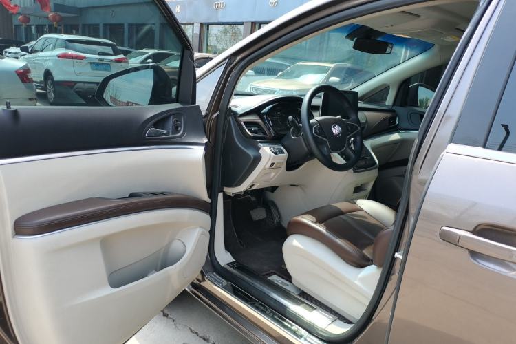 Used Buick GL8 2021 Land Cruiser Executive Class 652T Comfort Model Driver Seat