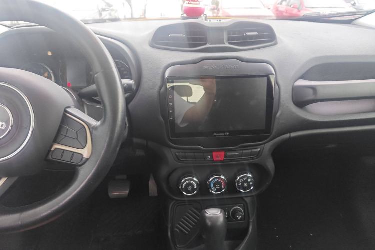 Used Jeep Renegade 2017 180T Automatic High-Energy Version