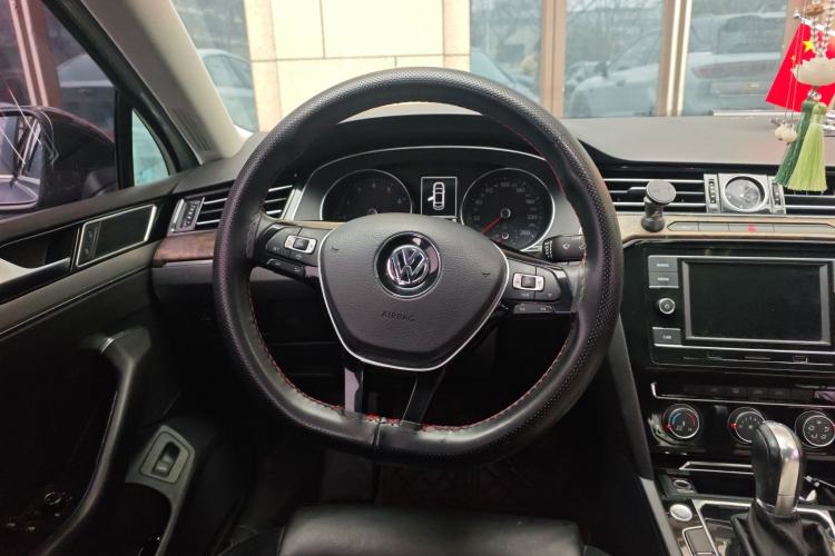 Used Volkswagen Magotan 2019 330TSI DSG Leading Model China VI Standard