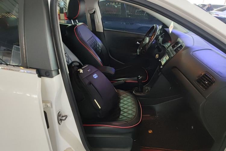 Used Volkswagen Polo 2016 1.4L Manual Fashion Model