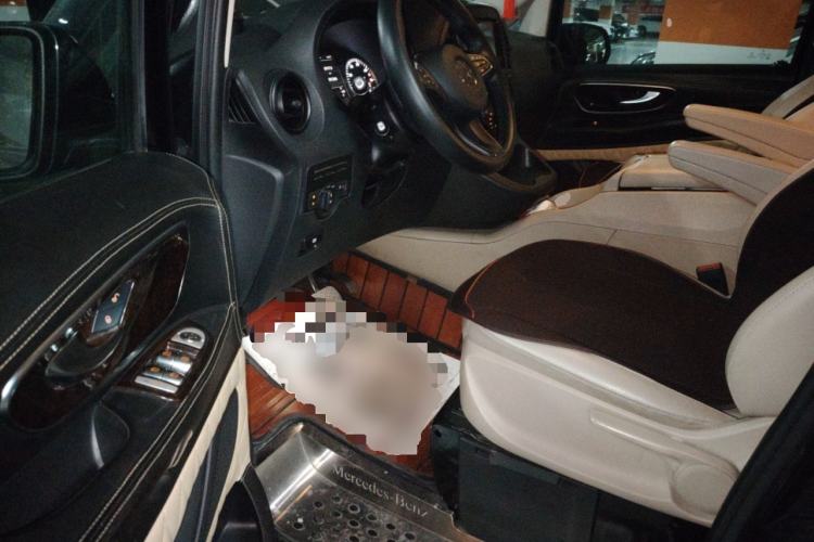 Used Mercedes-Benz Vito 2018 2.0T Elite Version 7 Seats China VI Emission Standard
