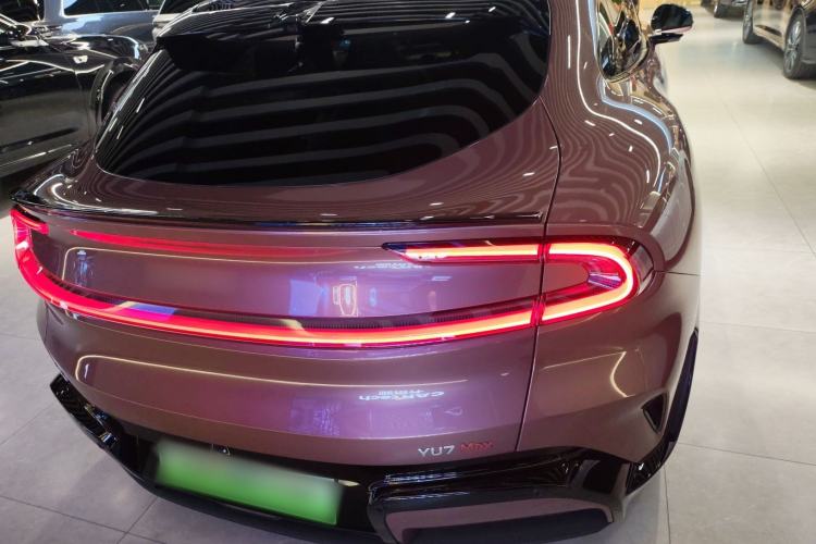 Used Xiaomi Auto YU7 2025 Ultra-Long Range High-Performance All-Wheel-Drive Max Edition
