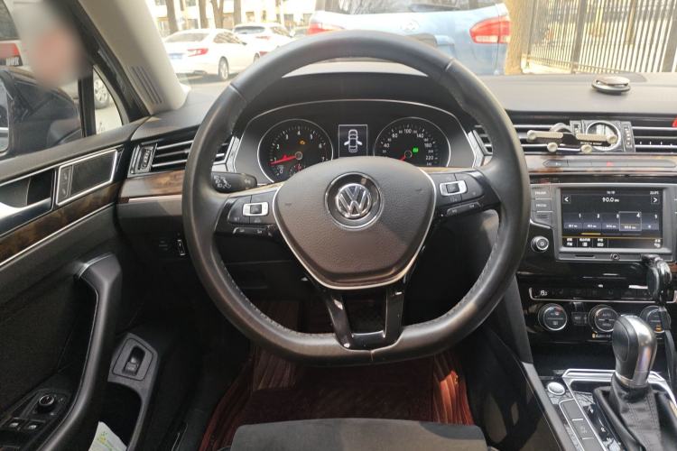 Used Volkswagen Magotan 2017 330TSI DSG Luxury Model
