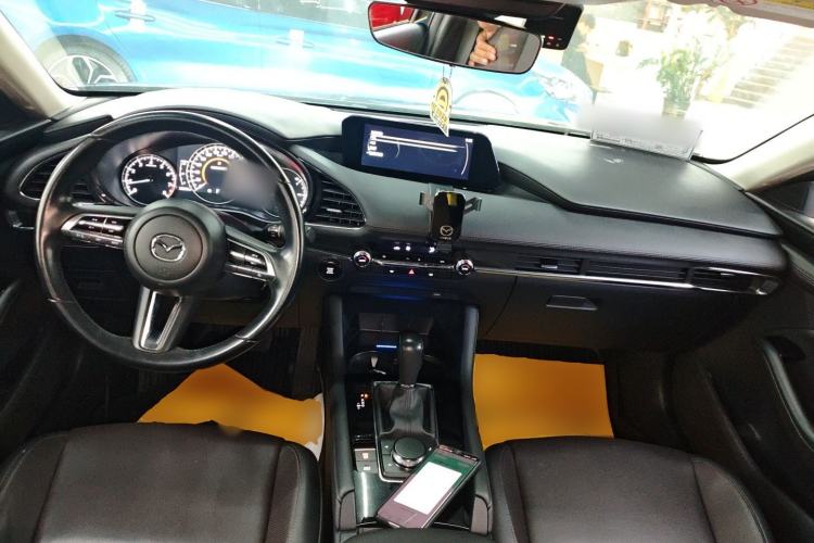 Used Mazda 3 Axela 2021 2.0L Automatic Zhiya Edition Center Console