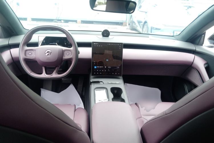 Used Nio ET5T 2024 75kWh Touring Center Console