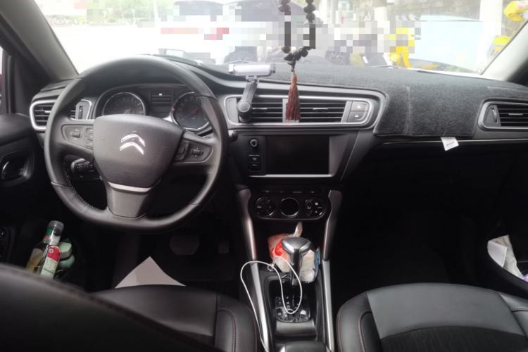 Used Citroen C3-XR 2015 1.6L Automatic Smart Version Center Console