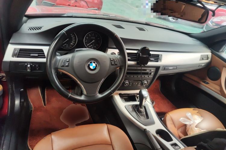 Used BMW 3 Series 2011 325i Convertible Coupe Center Console