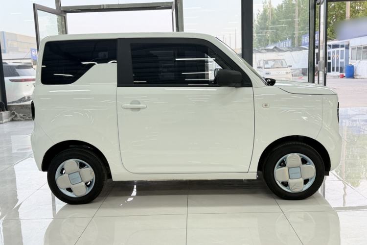 Used Geely Galaxy Panda 2024 Panda Mini 200km Endurance Bear
