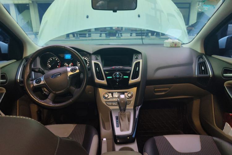 Used Ford Focus 2012 Sedan 1.6L Automatic Fashion Edition