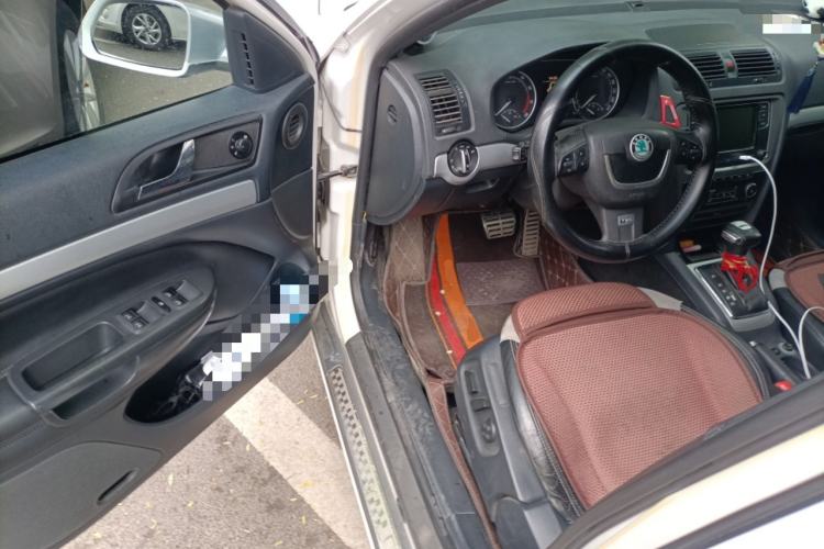 Used Skoda Octavia 2010 2.0 TSI RS Driver Seat