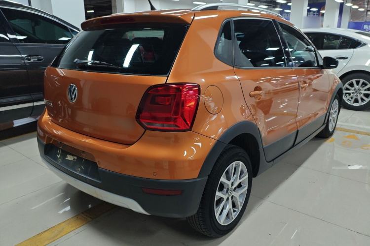 Used Volkswagen Polo 2016 1.6L Cross Polo Automatic Rear Right 45 Deg