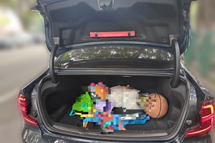 Used Volvo S60 2022 B4 Zhiyuan Luxury Edition Trunk