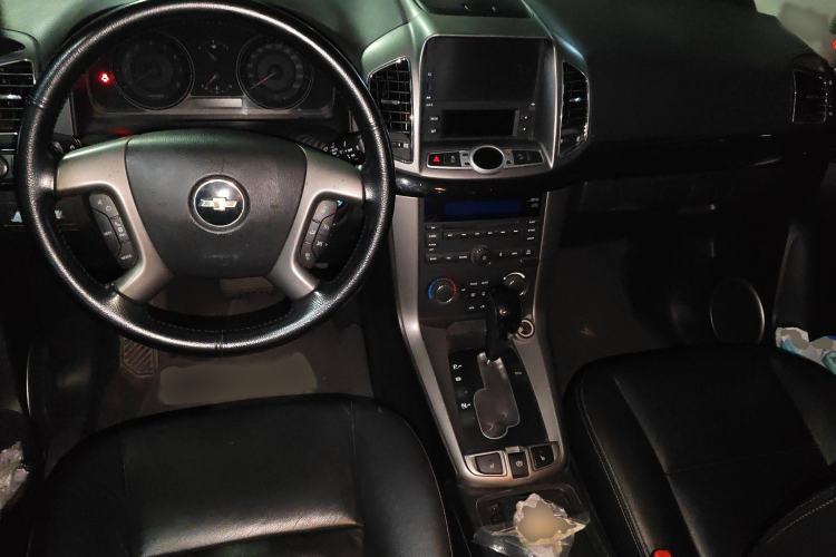 Used Chevrolet Captiva 2012 2.4L 4x4 Flagship Edition 7 Seats
