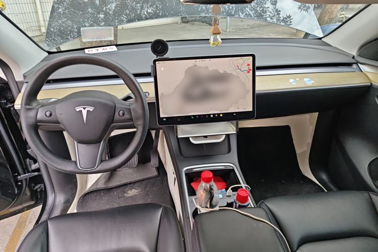 Used Tesla Model Y 2022 Rear-Wheel-Drive Version Center Console