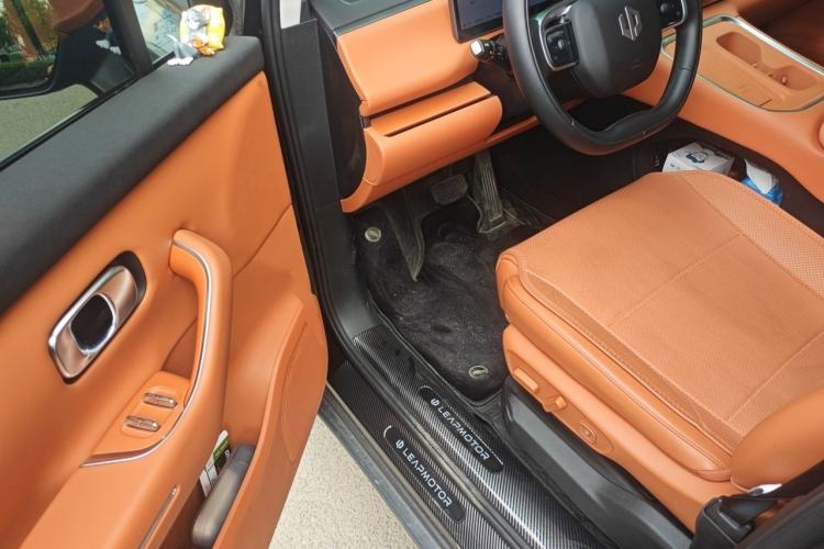 Used Leapmotor C16 2026 Extended-Range 280 LiDAR Zhizun Edition 6 Seats