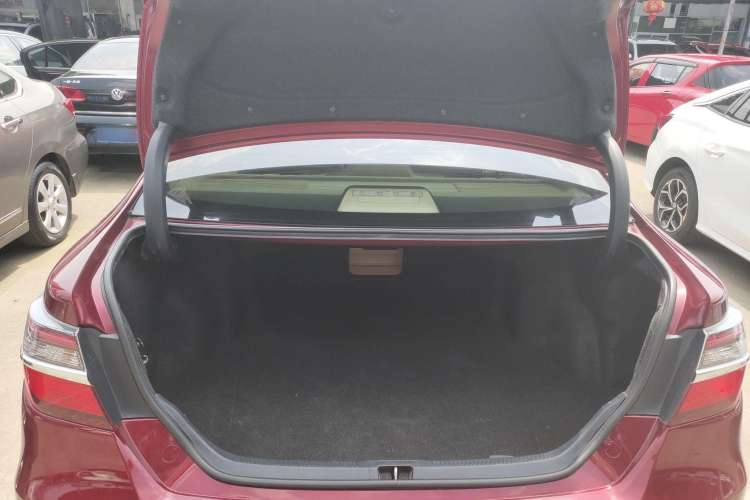 Used Toyota Camry 2015 2.0G Premier Edition
