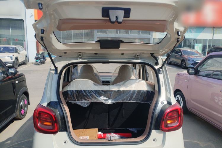 Used Wuling Hongguang MINIEV 2025 Four-Door Version Advanced Edition Trunk