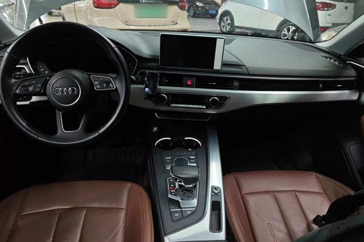 Used Audi A4L 2019 40 TFSI Fashion Edition China VI Emission Standard Center Console