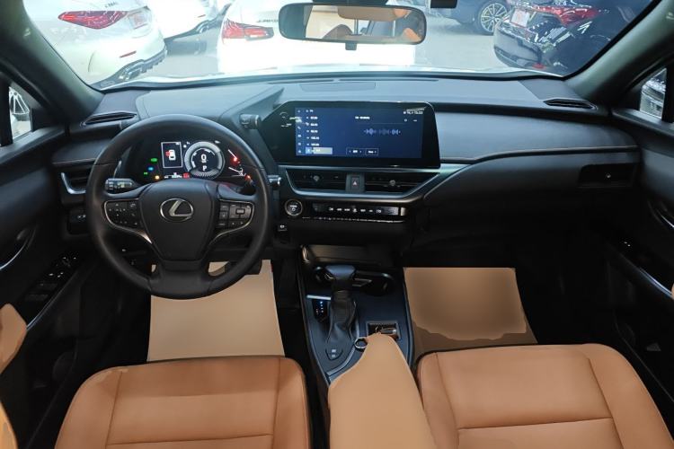Used Lexus UX 2022 260h Explore-Edition
