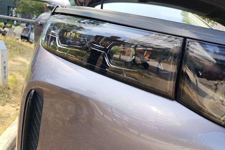 Used VOYAH FREE 2025 Model FREE+ Four-Wheel-Drive Qiankun Edition Right Front Headlight