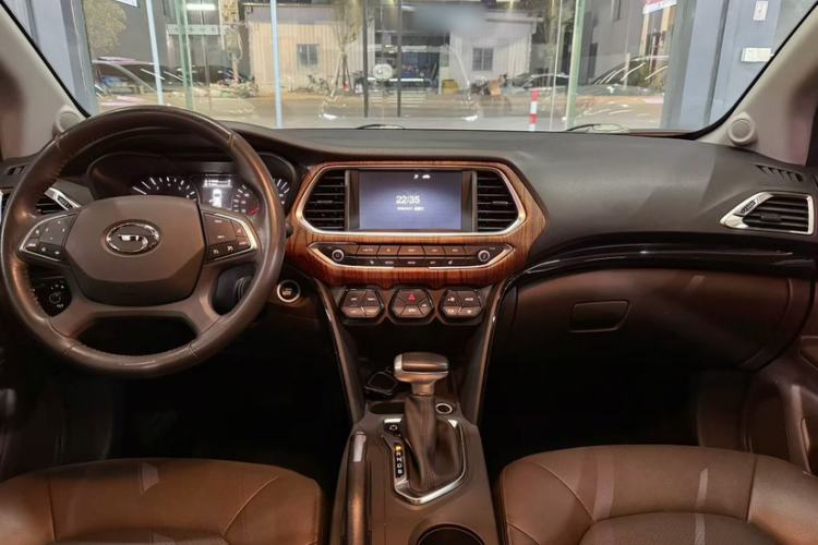 Used GAC Trumpchi GS4 2017 200T G-DCT Two-Wheel Drive Luxury Edition Interior 1