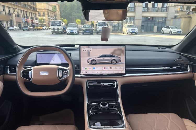 Used Geely Galaxy A7 2025 Model EM-i 150km Starship Edition Interior 2