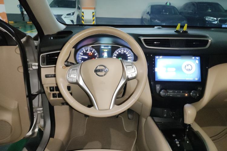 Used Nissan X-Trail 2015 2.0L CVT Comfort MAX Edition 2WD