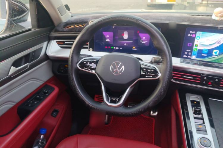 Used Volkswagen Tavendor 2023 380TSI Four-Wheel Drive R-Line First Edition
