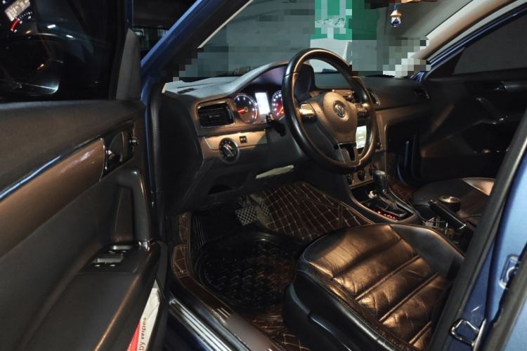 Used Volkswagen Lavida 2013 1.6L Automatic Luxury Edition Driver Seat