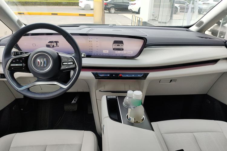 Used Buick GL8 New Energy 2026 Model Lu Zun Luxury Edition Center Console