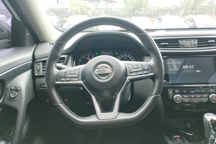 Used Nissan X-Trail 2019 2.5L CVT Smart Connect Luxury Edition 4WD Steering Wheel