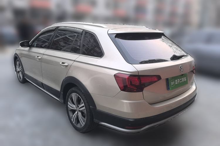 Used Volkswagen C-TREK 2018 230TSI DSG Luxury Version
