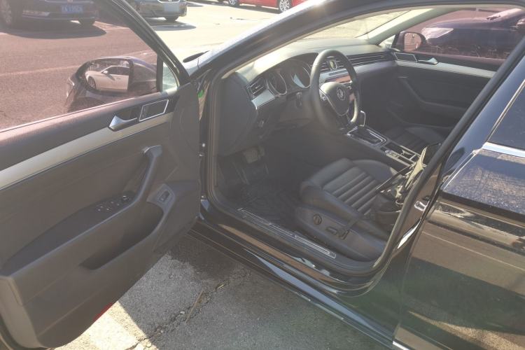 Used Volkswagen Magotan 2017 330TSI DSG Leading Model Driver Seat