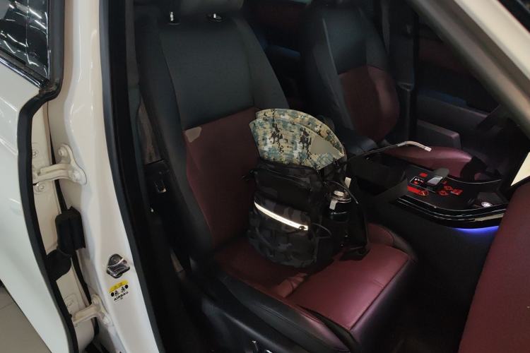 Used Land Rover Range Velar 2024 Flagship Edition Right Front Seat