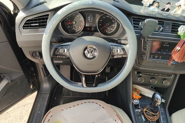 Used Volkswagen Tiguan L 2018 330TSI Automatic Two-Wheel Drive Luxury Edition