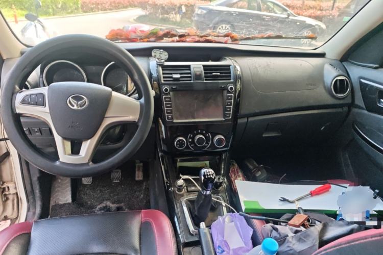 Used HYOSOW S3 2014 1.5L Comfort Version China IV Emission Standard Center Console