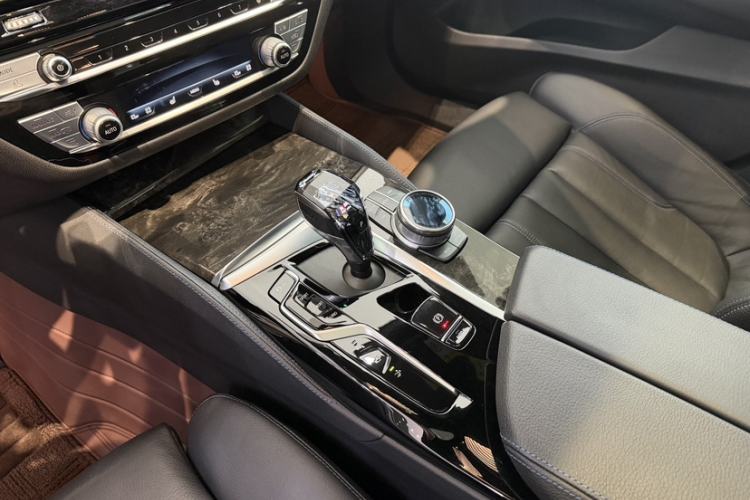 Used BMW 6 Series GT 2021 Restyled 630i M Sport Package Interior 1