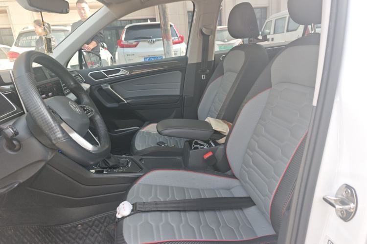 Used Volkswagen Tiguan L New Energy 2023 430 PHEV Plug-in Hybrid Flagship Edition Left Front Seat