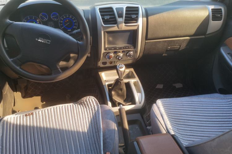 Used JMC Baodian 2018 2.9T New Value-Packed Two-Wheel-Drive Diesel Comfort Version with Standard Cargo Bed – JX4D30B5L