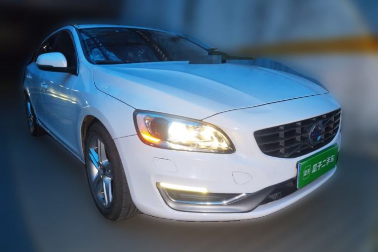 Used Volvo V60 2014 Restyled T5 Zhiya Edition
