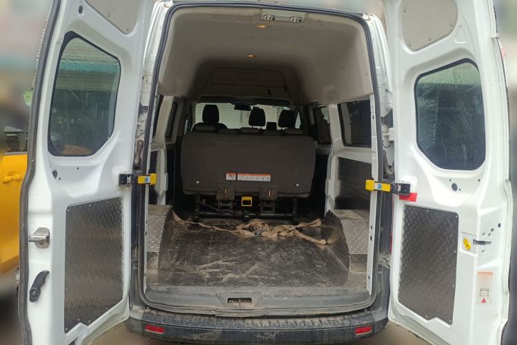 Used Ford Transit 2017 2.0T Diesel Van Mid-Chassis Mid-Roof China V Standard