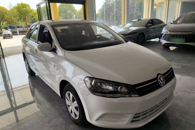 Used Volkswagen Jetta 2015 1.6L Automatic Fashion Model Exterior 1